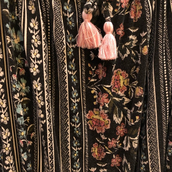 XL flower printed flowy top. for girls ages 10-12. - Picture 4 of 4